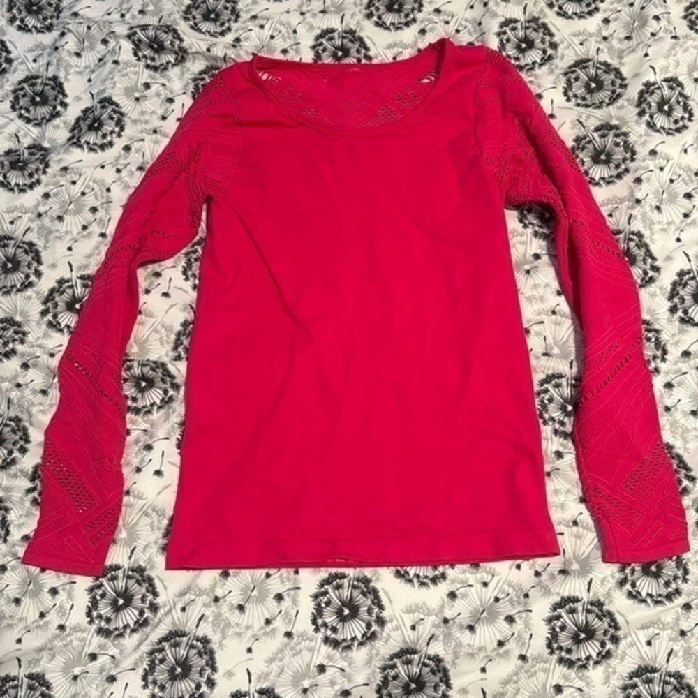 Fabletics || L/S Workout Top with Cut-Out Details